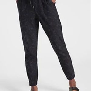 Athleta Farallon Jogger Navy Camo Size 12